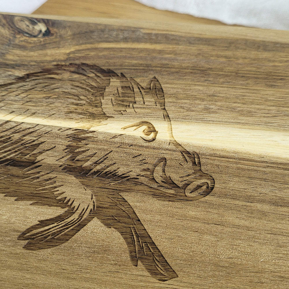 Planche à découper en bois chasseur personnalisée - Sanglier