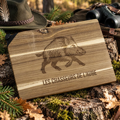 Planche à découper en bois chasseur personnalisée - Sanglier